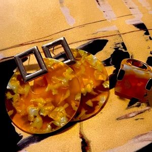 Ring and earrings set yellow